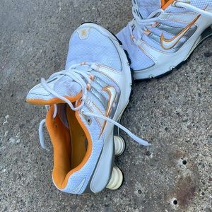 Nike shock size 7.5